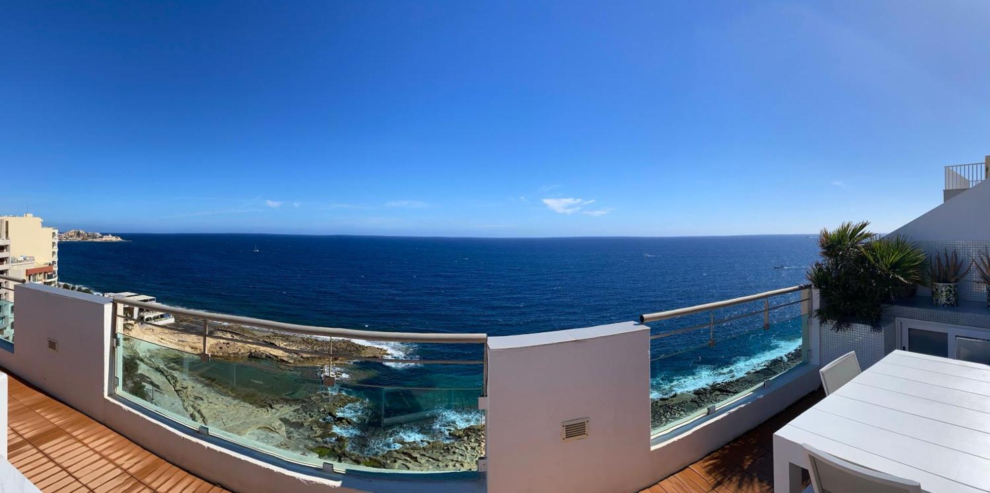 Apartment Magnificent Seafront 2-bedroom Penthouse Sliema